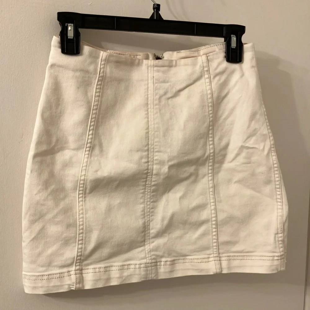 Free people white back zip mini skirt 8 medium